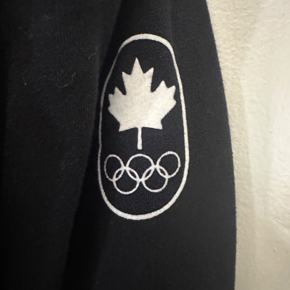 Canada Olympic Team Embroidered Fleece Hoodie 23" armpit to armpit Gently worn - Picture 2 of 6